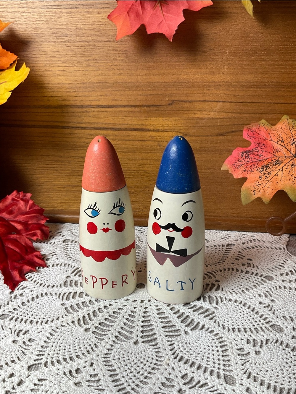 Vintage NARCO Japan Mr Salt & Mrs Pepper Wooden Shakers